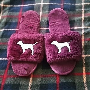 Large (9/10) Victoria‎ Secret Pink Slippers